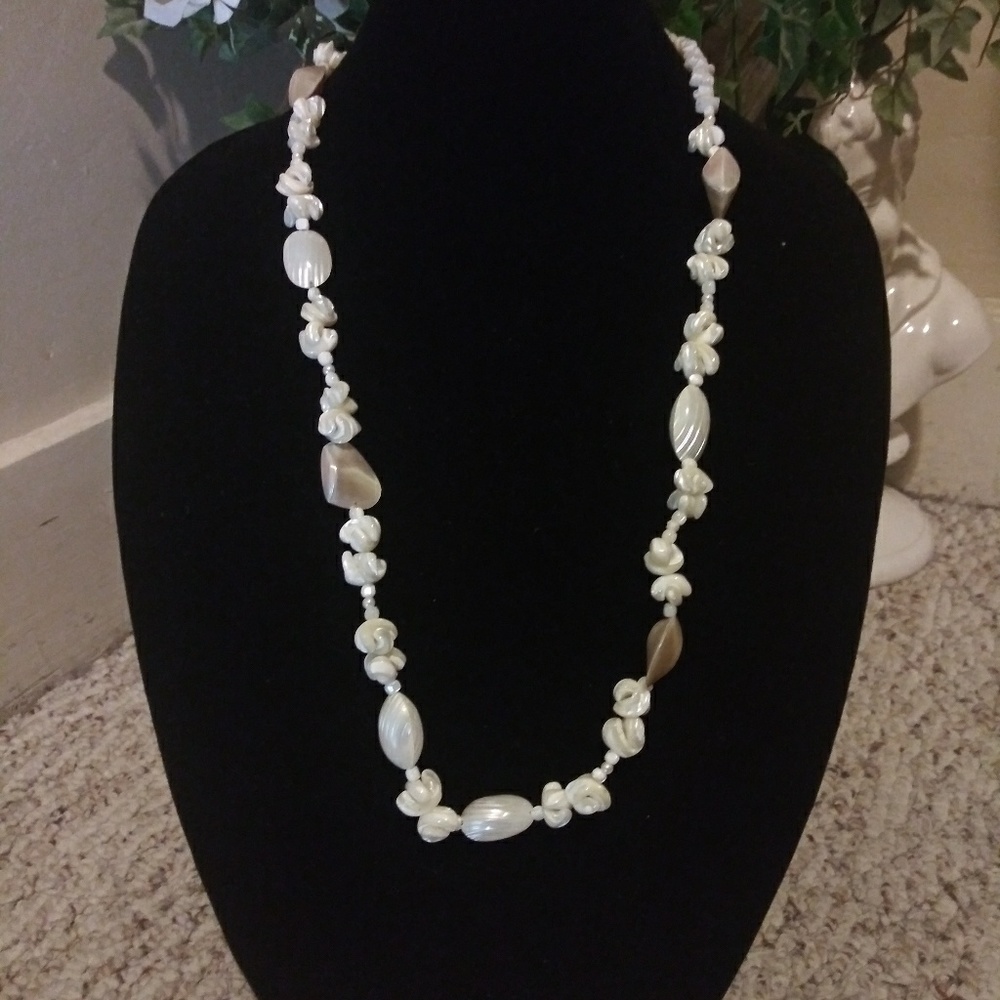 3/$18 Vintage Mother of Pearl and Shell Long Bead Necklace